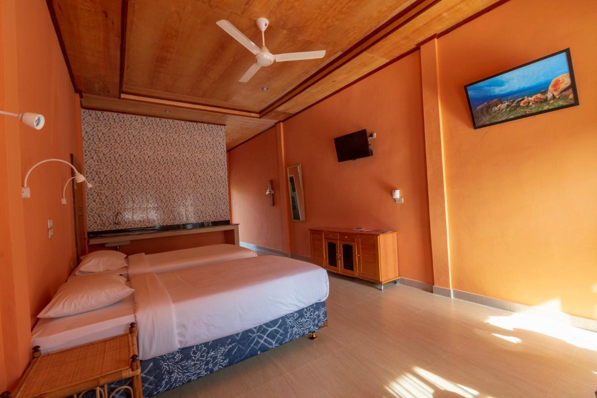 Tabo Cottages Tuktuk Siadong Exterior photo