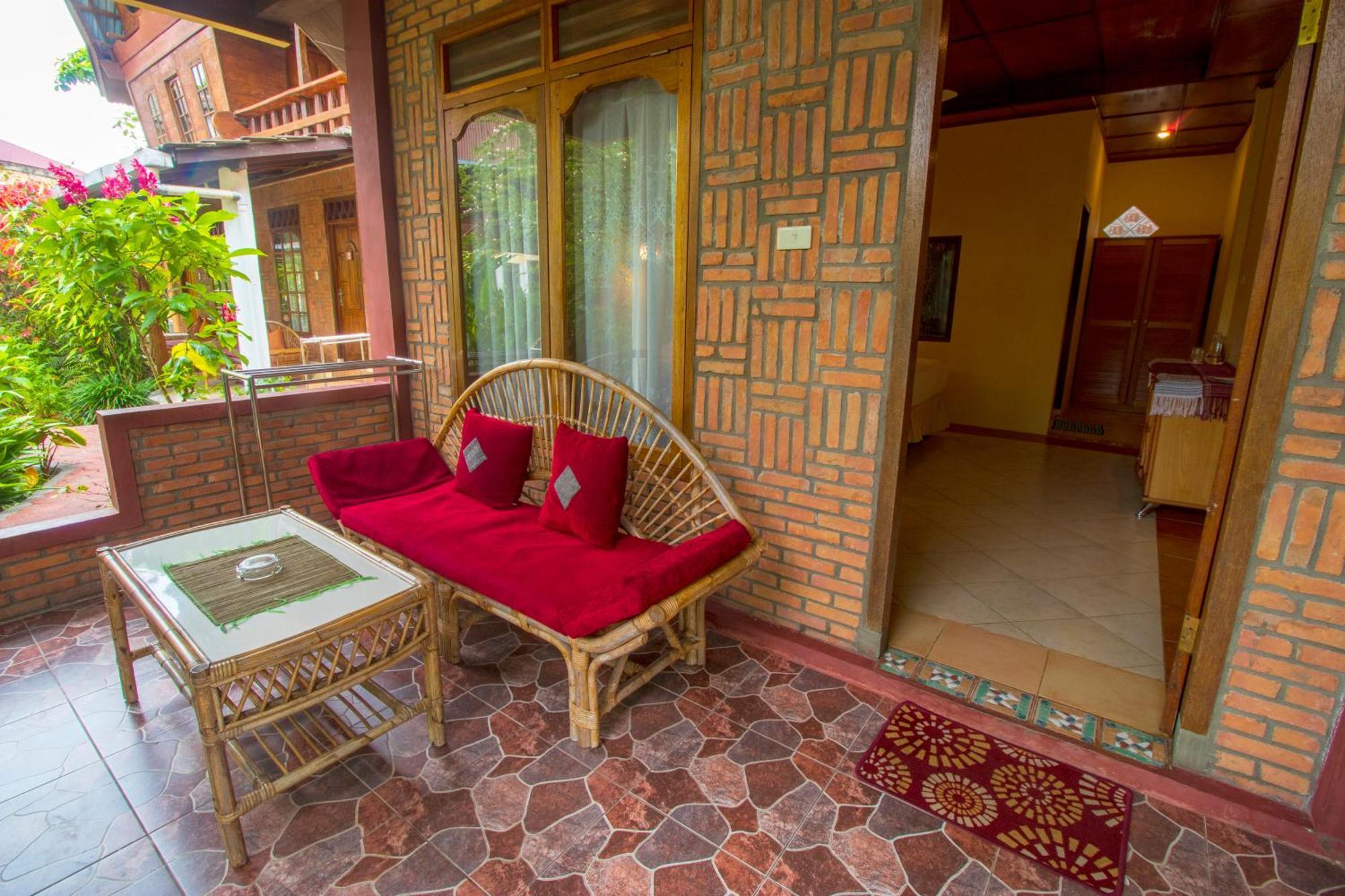 Tabo Cottages Tuktuk Siadong Exterior photo