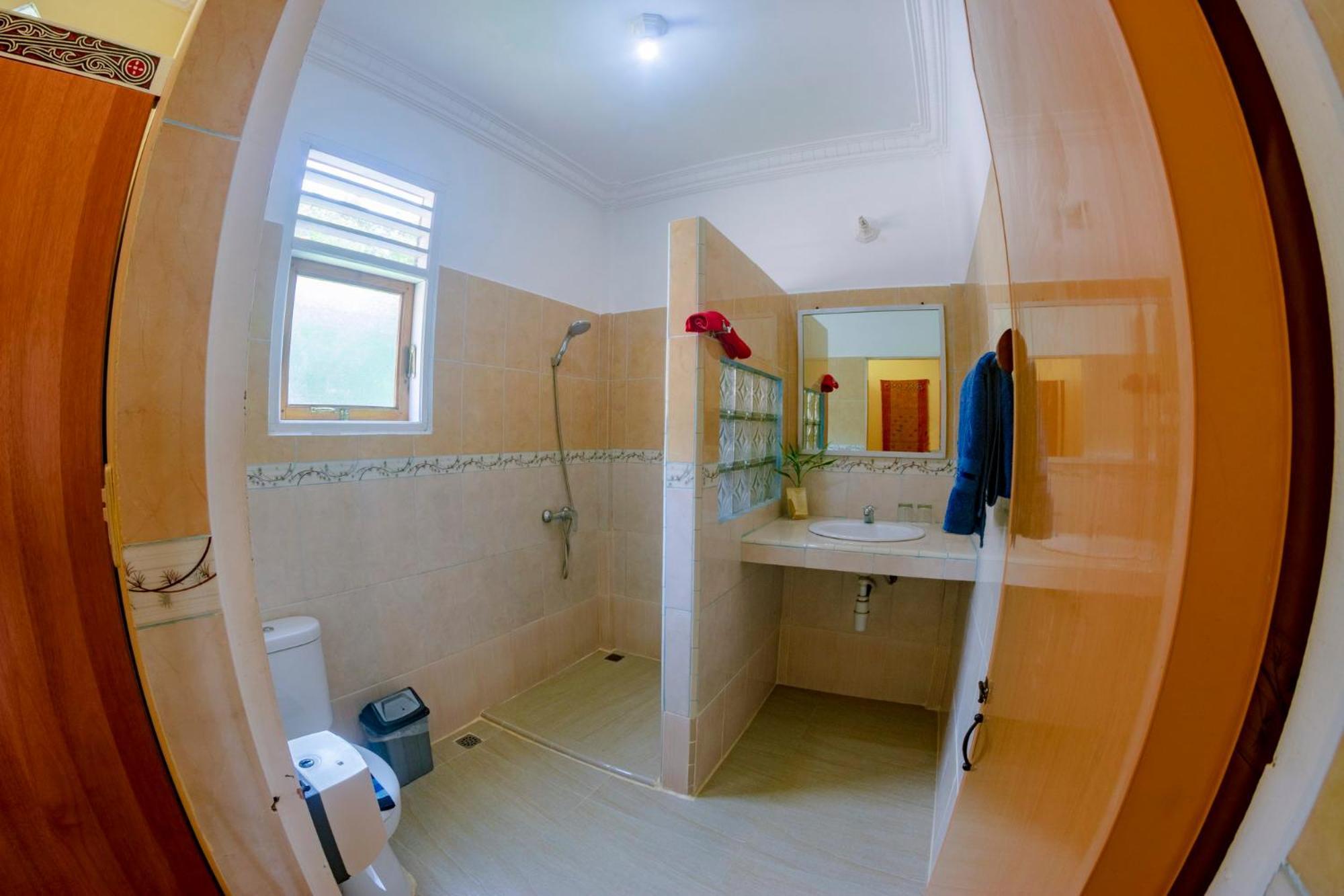 Tabo Cottages Tuktuk Siadong Exterior photo