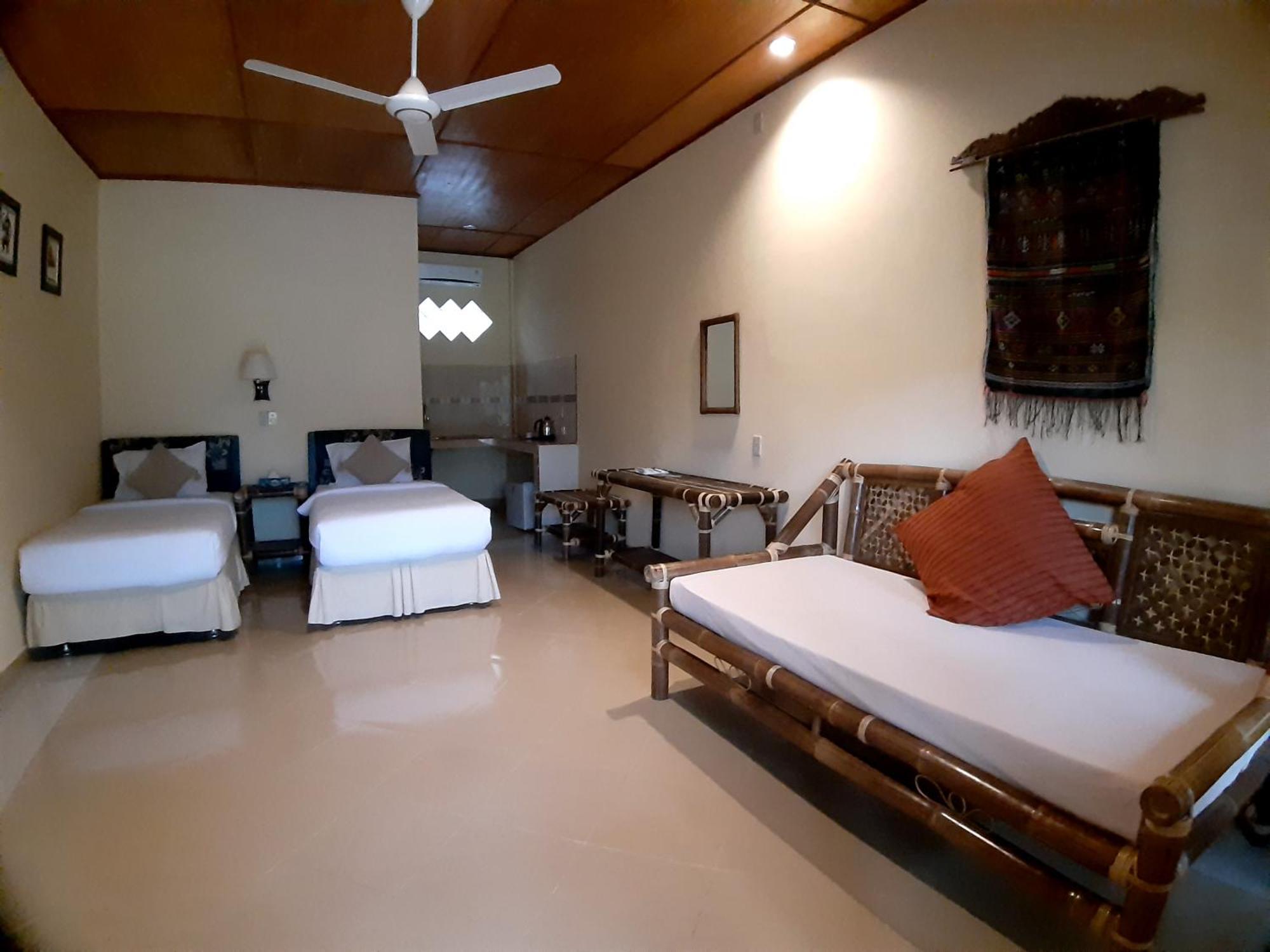 Tabo Cottages Tuktuk Siadong Exterior photo